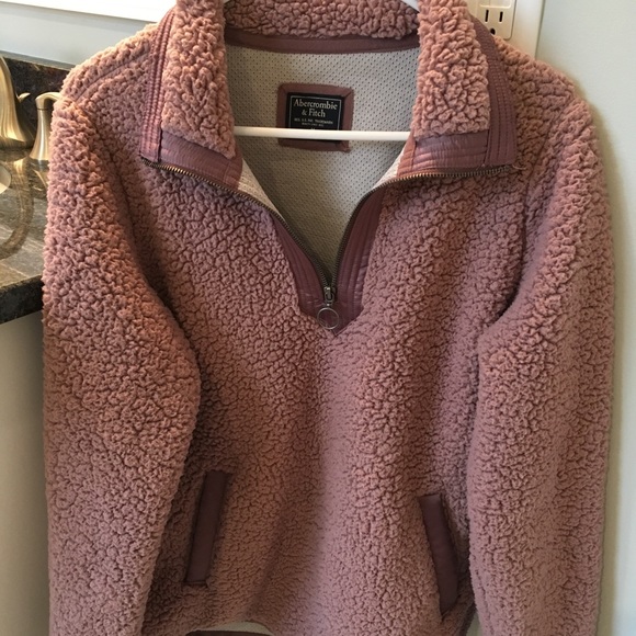 Abercrombie & Fitch Jackets & Blazers - Abercrombie & Fitch Sherpa pullover